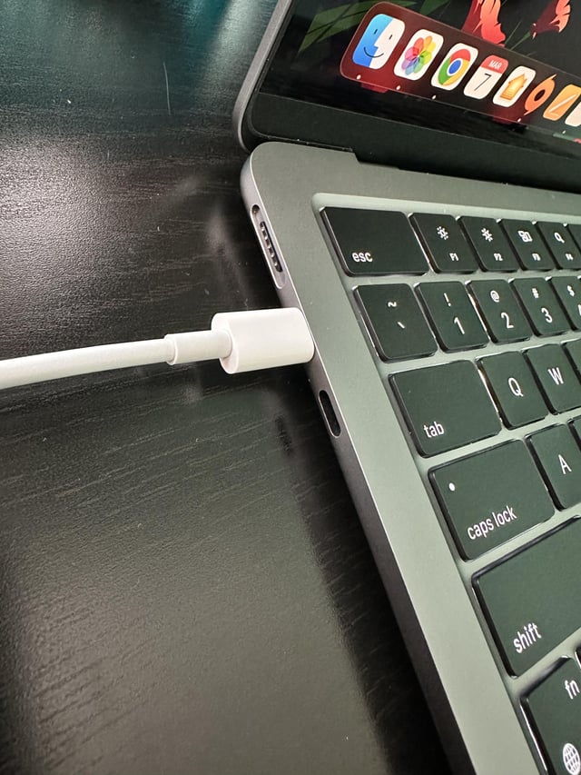 Can You Charge Macbook Air M2 With Usb C