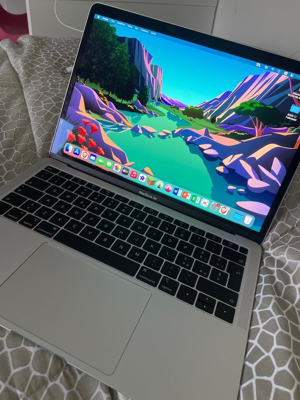 Can You Play Minecraft on a Macbook